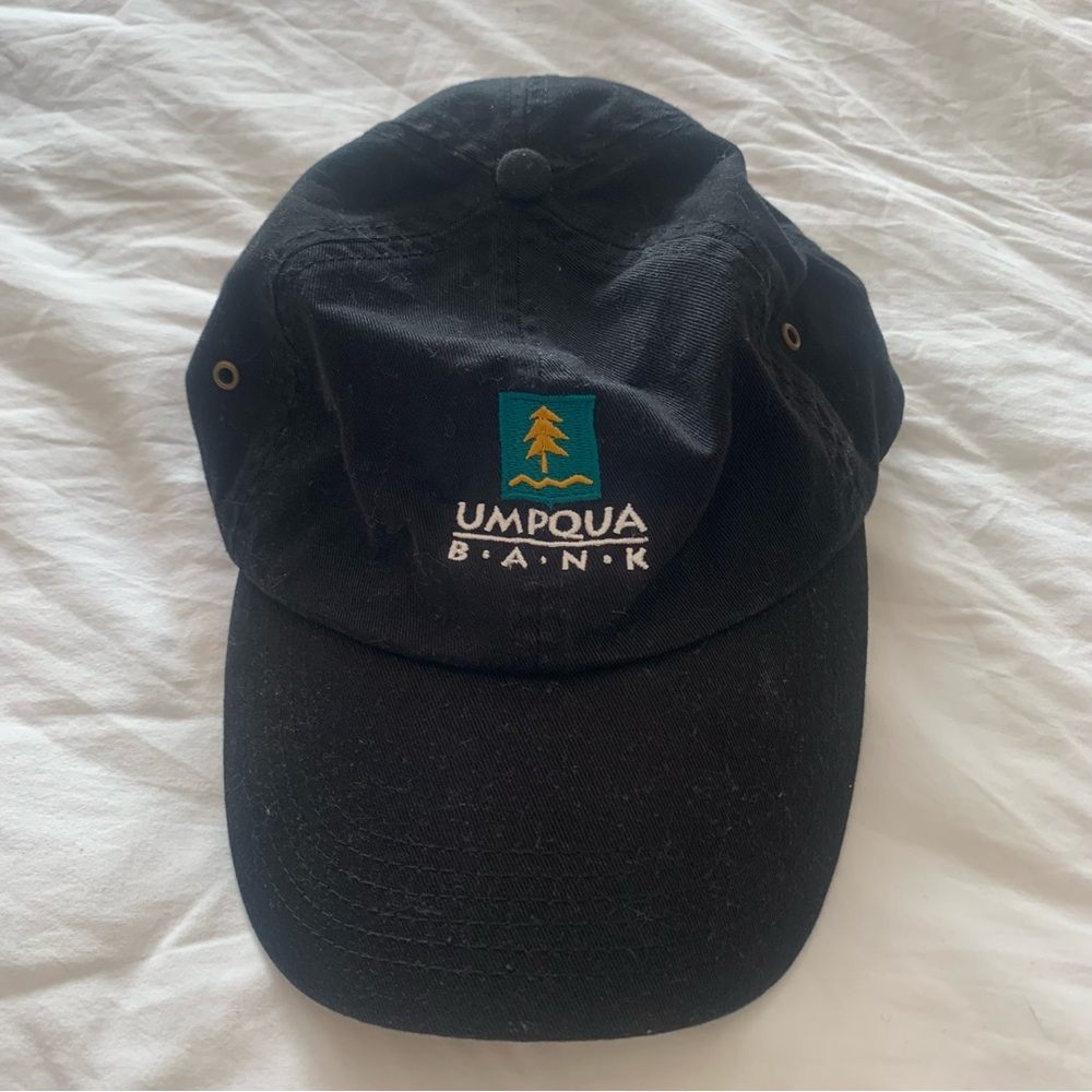 Vintage Umpqua bank baseball hat